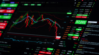 突破加密边界！Coinbase(COIN.US)新增股票与预测市场